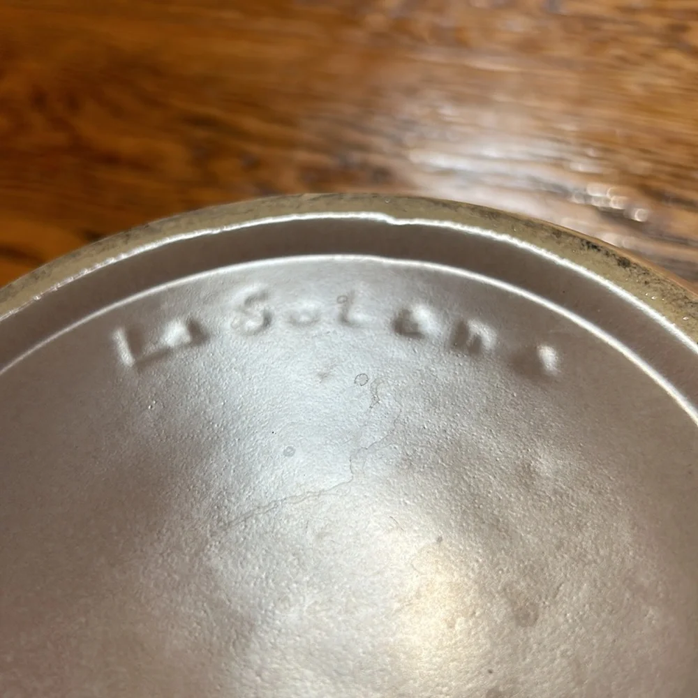 La Solana Scottsdale, AZ pottery. Casserole bowl.  Mauve/pink.